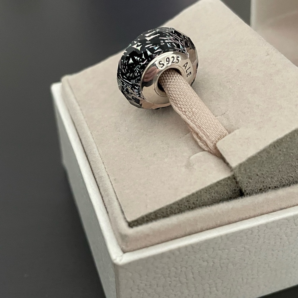 Pandora dark purple glass murano - Picture 3 of 3